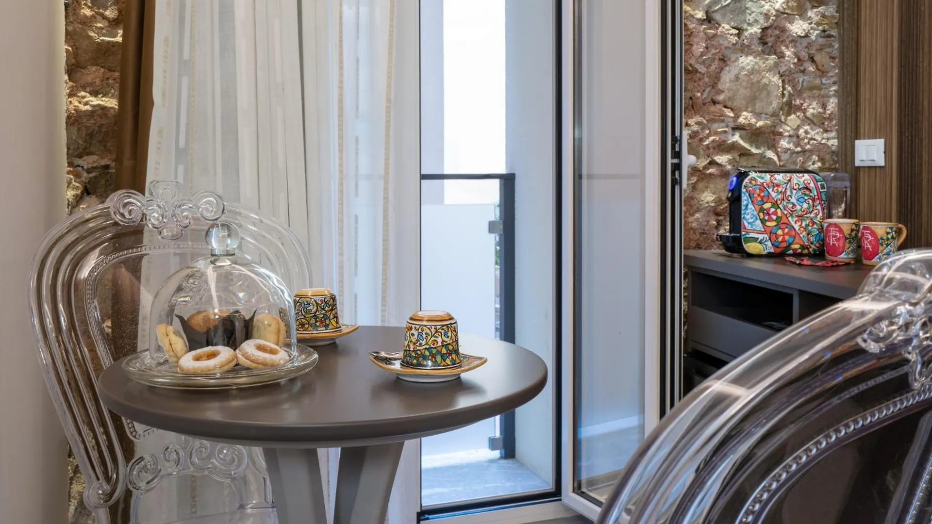 Taormina Charming Rooms Italia